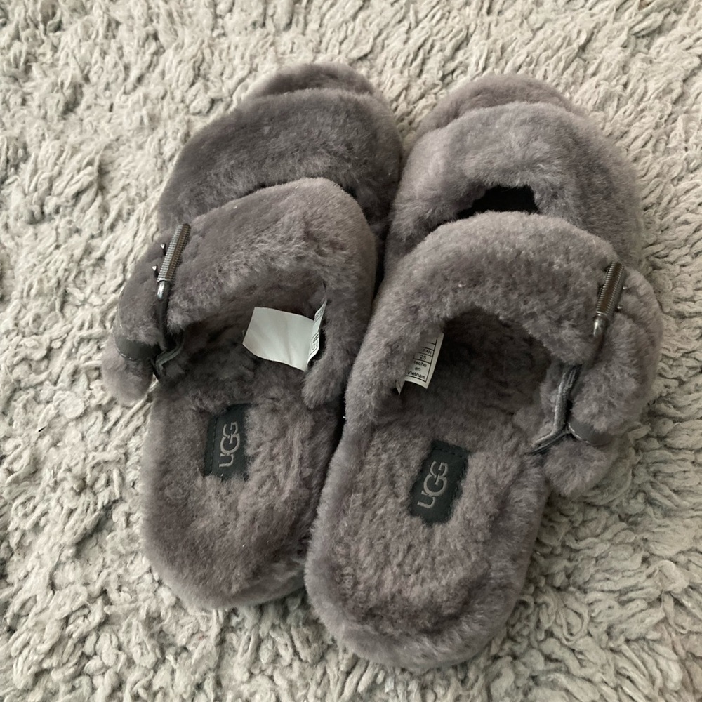 UGG Slipper Slides - Picture 2 of 7